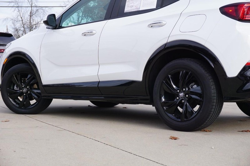 Buick Encore GX Vehicle Full-screen Gallery Image 13