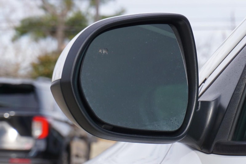 Buick Encore GX Vehicle Full-screen Gallery Image 15