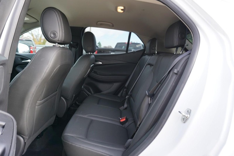 Buick Encore GX Vehicle Full-screen Gallery Image 24