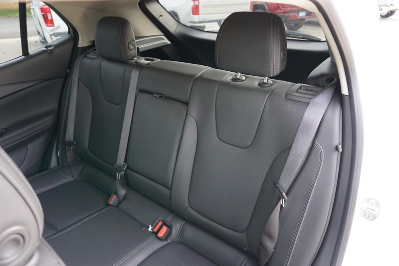 Buick Encore GX Vehicle Full-screen Gallery Image 25