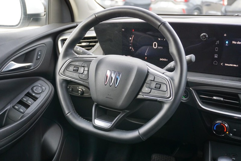 Buick Encore GX Vehicle Full-screen Gallery Image 31