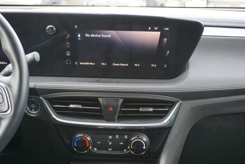 Buick Encore GX Vehicle Full-screen Gallery Image 32