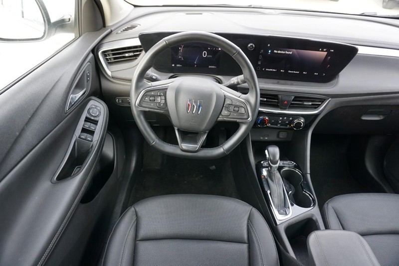 Buick Encore GX Vehicle Full-screen Gallery Image 33