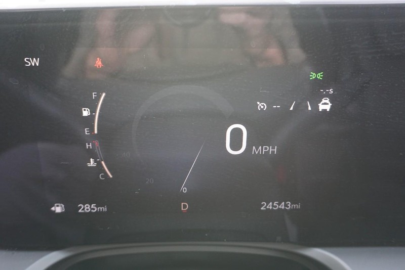 Buick Encore GX Vehicle Full-screen Gallery Image 36