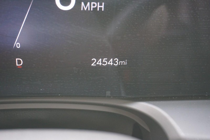 Buick Encore GX Vehicle Full-screen Gallery Image 37