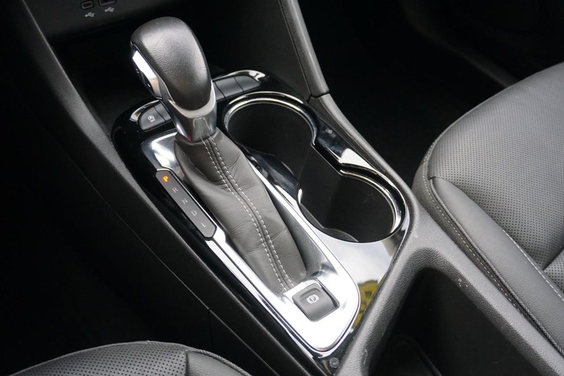 Buick Encore GX Vehicle Full-screen Gallery Image 42