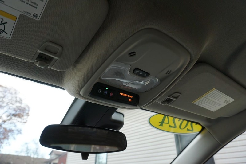 Buick Encore GX Vehicle Full-screen Gallery Image 48