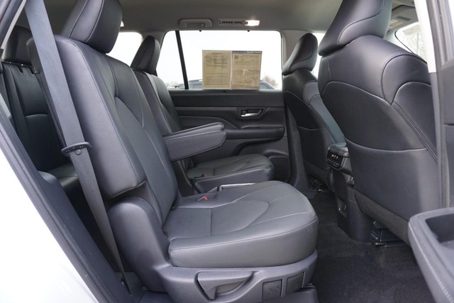 2025 Toyota Grand Highlander XLE FWD image 25