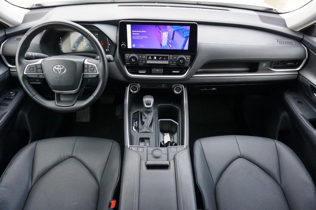 2025 Toyota Grand Highlander XLE FWD image 31