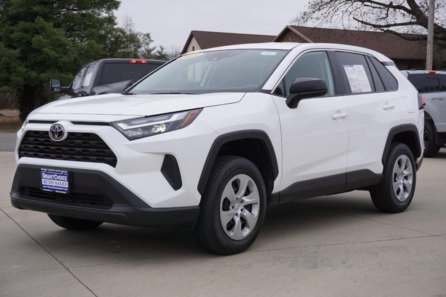 2025 Toyota RAV4 LE FWD image 07