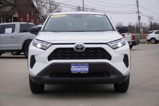 2025 Toyota RAV4 LE FWD image 08