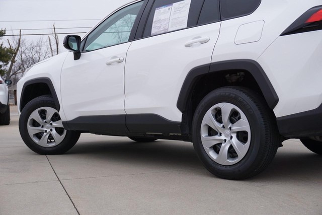 2025 Toyota RAV4 LE FWD image 13