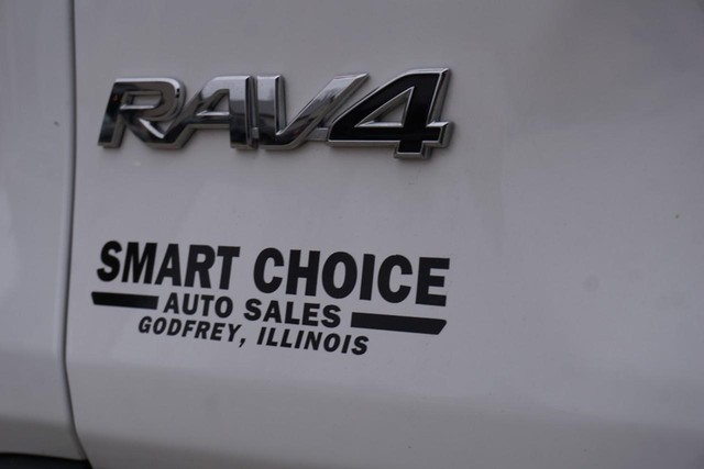 2025 Toyota RAV4 LE FWD image 18