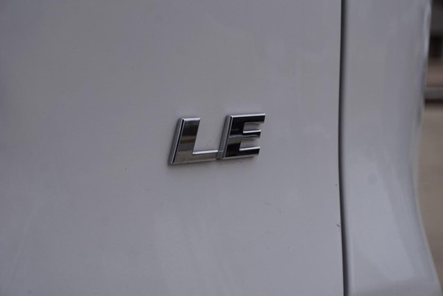 2025 Toyota RAV4 LE FWD image 19