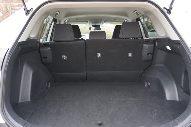 2025 Toyota RAV4 LE FWD image 20