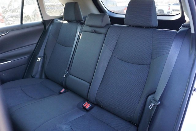 2025 Toyota RAV4 LE FWD image 24