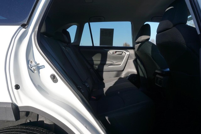 2025 Toyota RAV4 LE FWD image 25