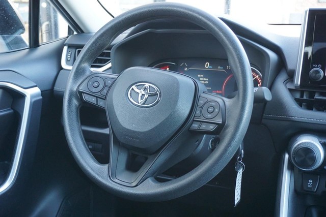2025 Toyota RAV4 LE FWD image 30