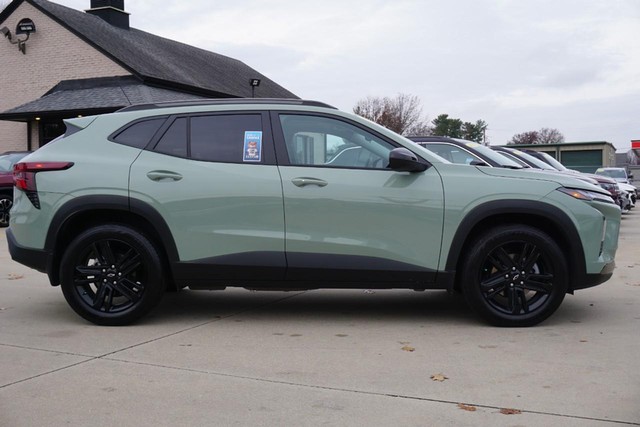 2025 Chevrolet Trax ACTIV image 02