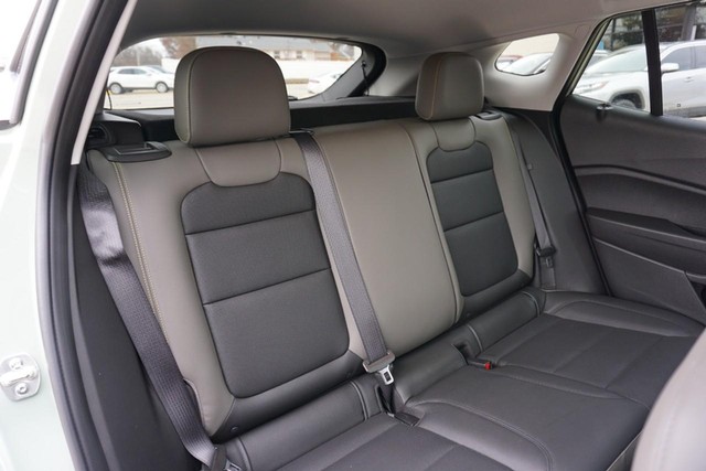 2025 Chevrolet Trax ACTIV image 30