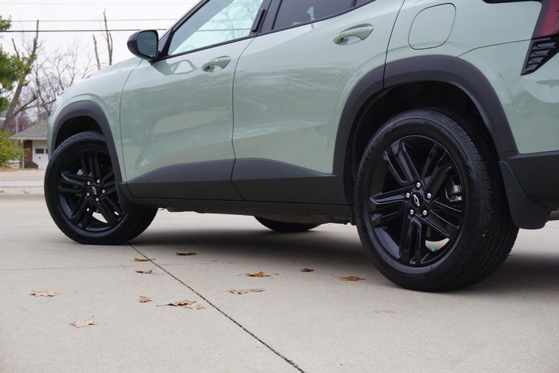 Chevrolet Trax Vehicle Full-screen Gallery Image 13