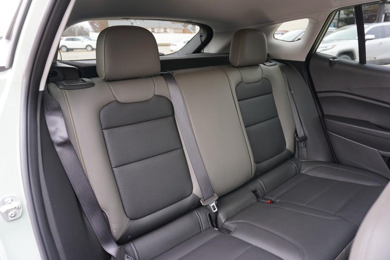 Chevrolet Trax Vehicle Full-screen Gallery Image 30