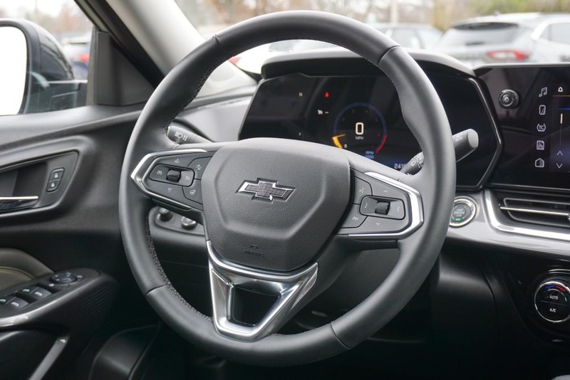 Chevrolet Trax Vehicle Full-screen Gallery Image 35