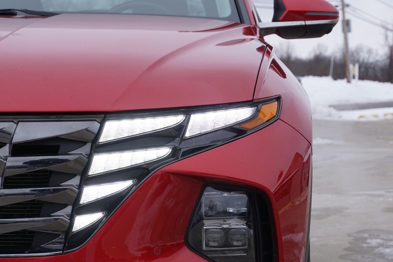 Hyundai Tucson Vehicle Full-screen Gallery Image 10