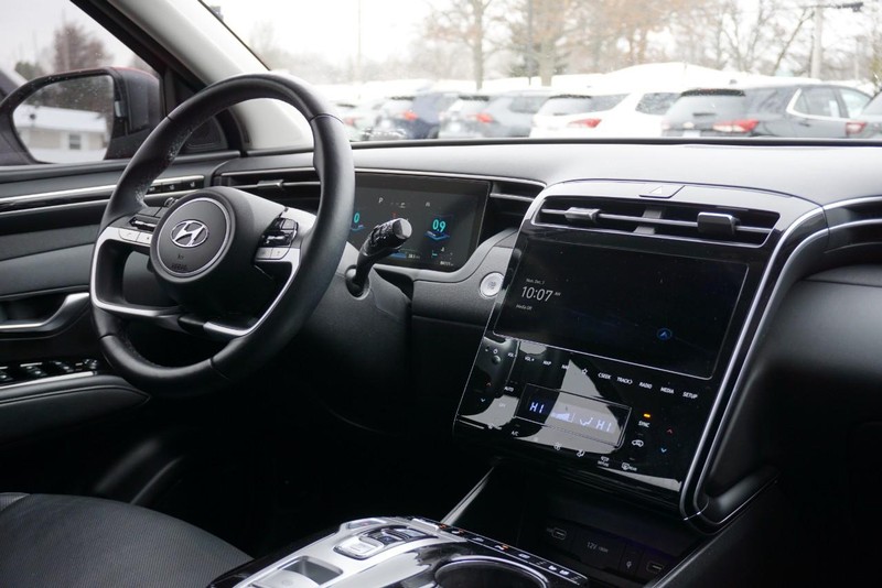 Hyundai Tucson Vehicle Full-screen Gallery Image 34