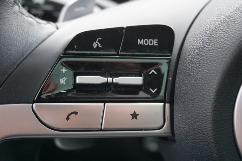 Hyundai Tucson Vehicle Full-screen Gallery Image 39