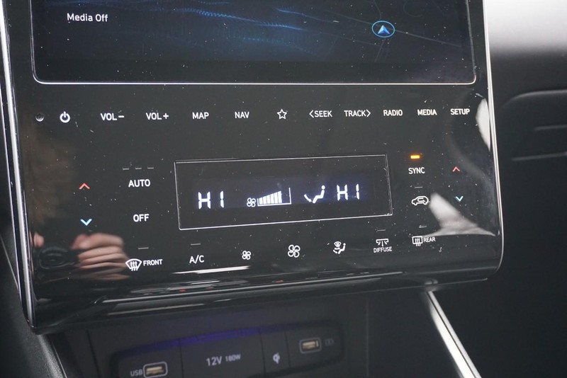 Hyundai Tucson Vehicle Full-screen Gallery Image 44