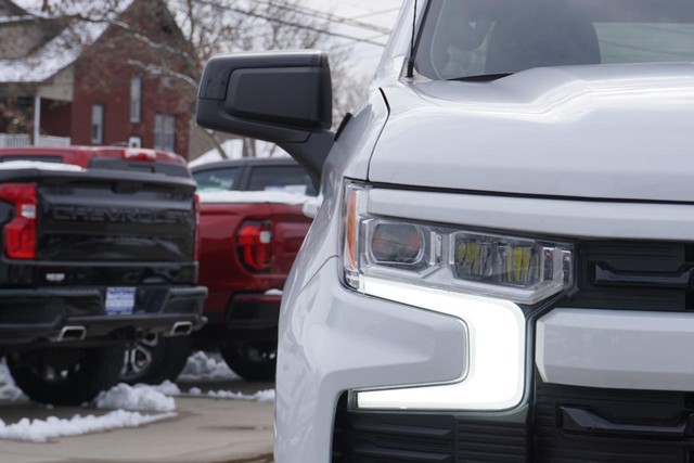 2023 Chevrolet Silverado 1500 4WD RST Crew Cab image 09