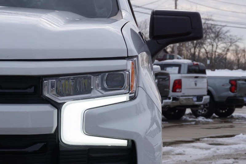Chevrolet Silverado 1500 Vehicle Full-screen Gallery Image 10
