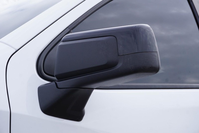 Chevrolet Silverado 1500 Vehicle Full-screen Gallery Image 13