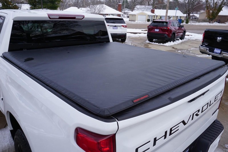 Chevrolet Silverado 1500 Vehicle Full-screen Gallery Image 17