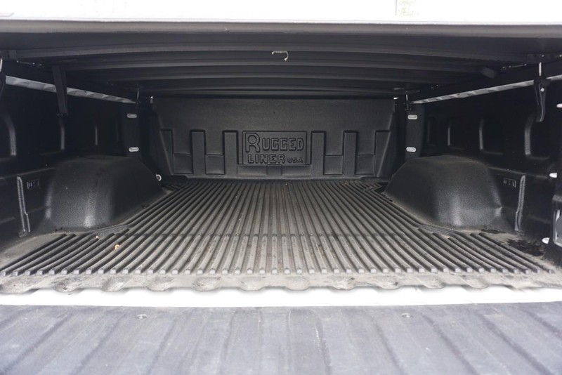 Chevrolet Silverado 1500 Vehicle Full-screen Gallery Image 23