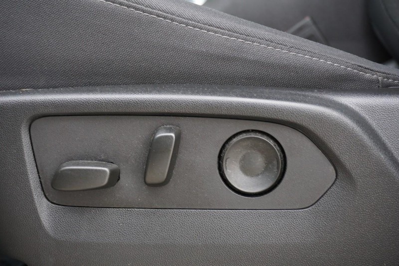 Chevrolet Silverado 1500 Vehicle Full-screen Gallery Image 25