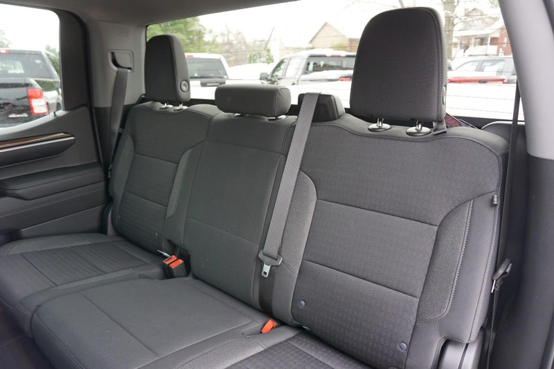 Chevrolet Silverado 1500 Vehicle Full-screen Gallery Image 28