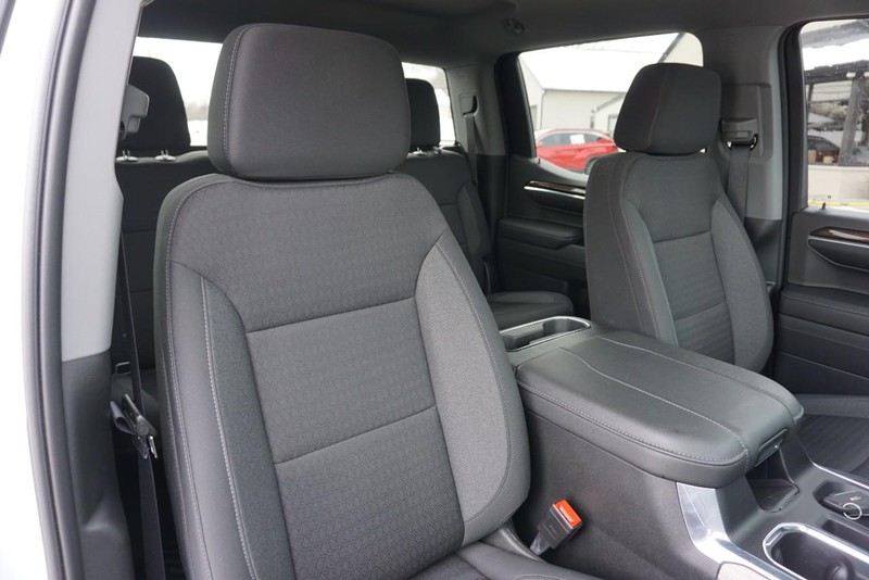 Chevrolet Silverado 1500 Vehicle Full-screen Gallery Image 32