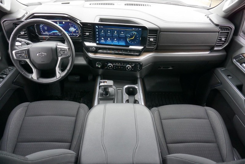 Chevrolet Silverado 1500 Vehicle Full-screen Gallery Image 33