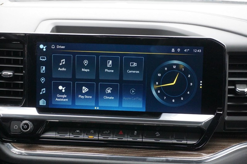 Chevrolet Silverado 1500 Vehicle Full-screen Gallery Image 35