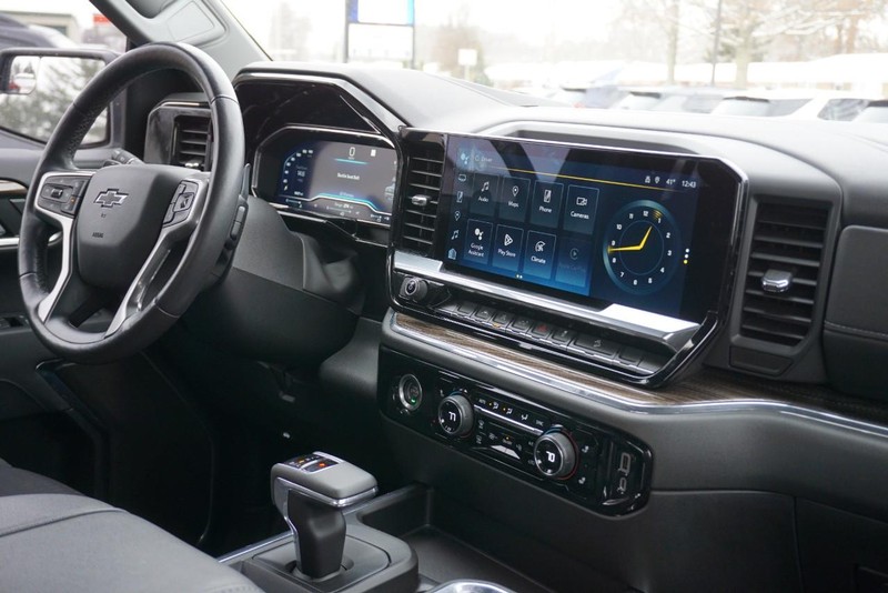 Chevrolet Silverado 1500 Vehicle Full-screen Gallery Image 36