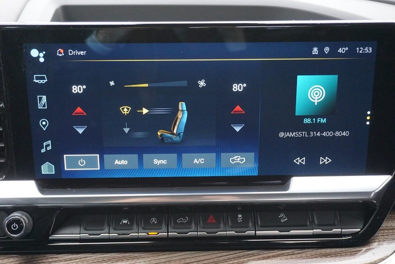 Chevrolet Silverado 1500 Vehicle Full-screen Gallery Image 51