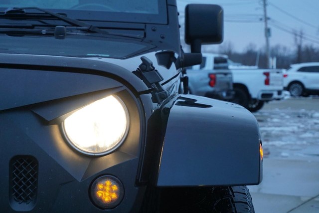 2018 Jeep Wrangler JK Unlimited Sahara 4x4 image 10