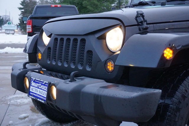 2018 Jeep Wrangler JK Unlimited Sahara 4x4 image 11