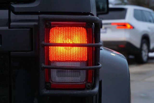 2018 Jeep Wrangler JK Unlimited Sahara 4x4 image 21