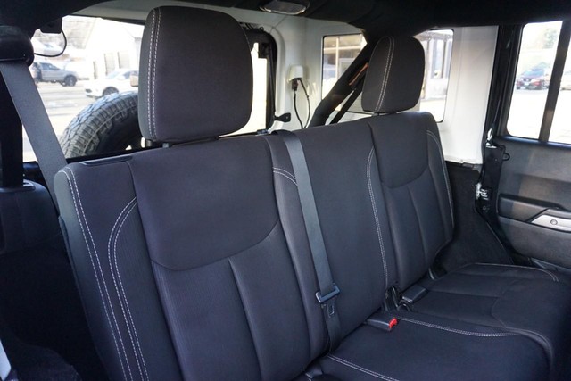 2018 Jeep Wrangler JK Unlimited Sahara 4x4 image 29