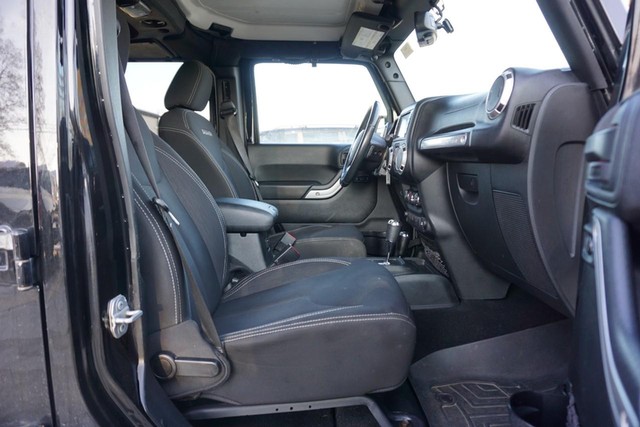 2018 Jeep Wrangler JK Unlimited Sahara 4x4 image 30