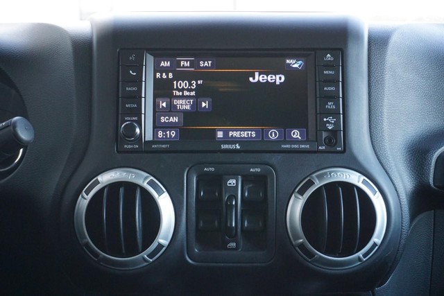 2018 Jeep Wrangler JK Unlimited Sahara 4x4 image 35