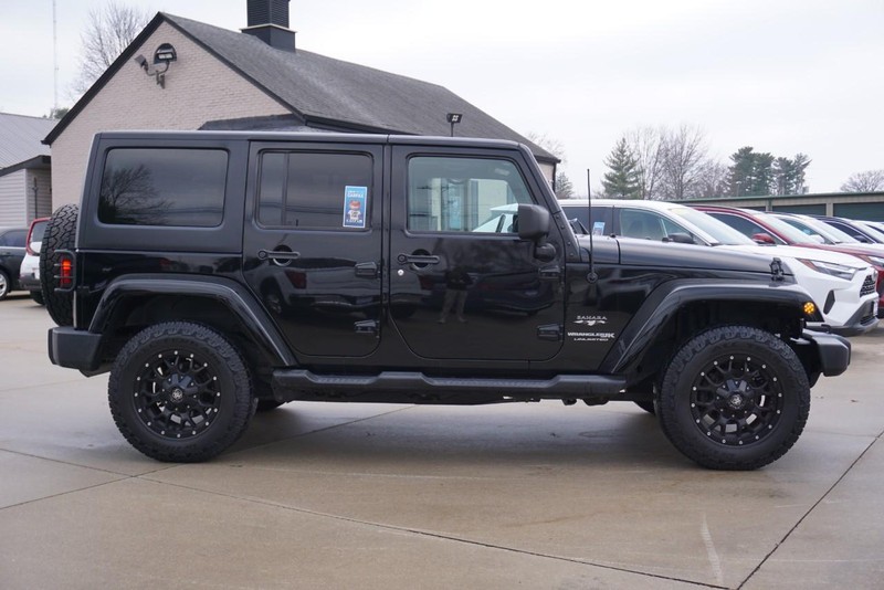 Jeep Wrangler JK Unlimited Vehicle Full-screen Gallery Image 02